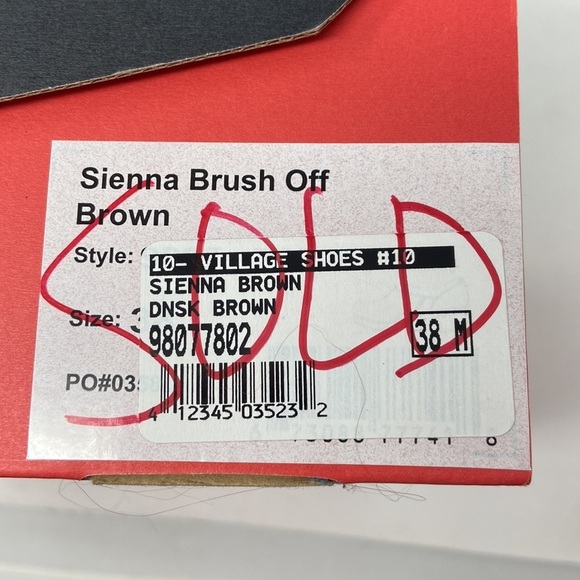 Dansko Sienna Brush Off Brown Clogs 
SIZE 38 (7.5-8US Size) Excellent Condition - Picture 9 of 10